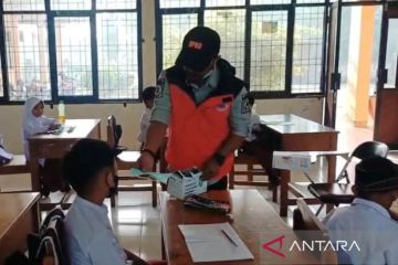 BPBD Aceh Barat bagikan masker bagi murid SD atasi gangguan kesehatan