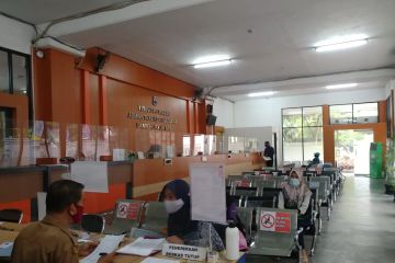 Disdukcapil Cimahi pastikan stok KTP-el aman meski jatah dikurangi