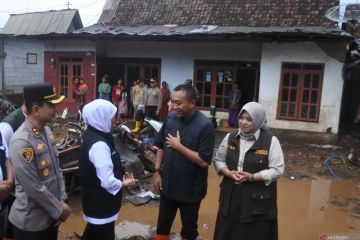 Gubernur Jatim kunjungi lokasi banjir Situbondo