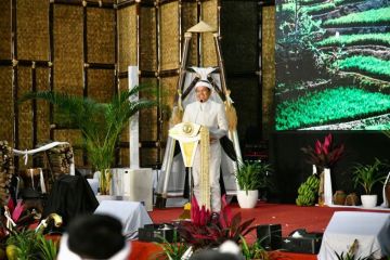 Gubernur Jabar Dedi Mulyadi mewajibkan BJB cetak laba bersih tembus Rp2,2 triliun