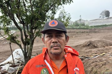 Cuaca sulitkan pencarian 82 korban longsor Cisarua Bandung