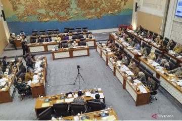 Komisi VII DPR gelar raker dengan Menperin bahas rencana kerja 2026