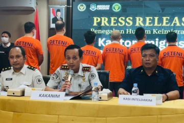 Imigrasi Cirebon mengamankan 8 WNA China karena langgar izin tinggal