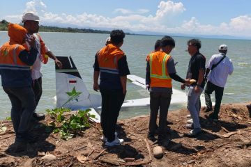 Pesawat Smart Air jatuh di pantai Nabire, 13 penumpang selamat