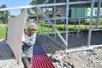 Pembangunan sekolah sementara di Tanjung Raya