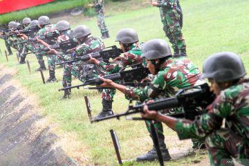 Lomba menembak Korps Marinir