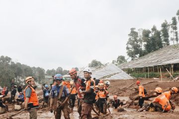 BAZNAS mengirim tim evakuasi warga tertimbun longsor di Bandung Barat