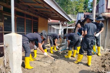 AUP-STP Jakarta kerahkan ratusan taruna bersihkan rumah di Agam
