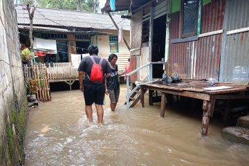 Hari Jumat ini banjir rendam 39 RT dan 3 ruas jalan di Jakarta, tertinggi 3,5 meter