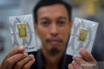 Harga emas Antam hari Sabtu ini anjlok Rp260 ribu ke angka Rp2,86 juta/gram