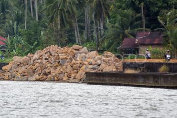 Penanganan jalan amblas pascabencana di Padang Pariaman