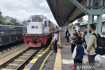 Komisi V minta Pemda-Kemenhub berantas perlintasan ilegal rel kereta