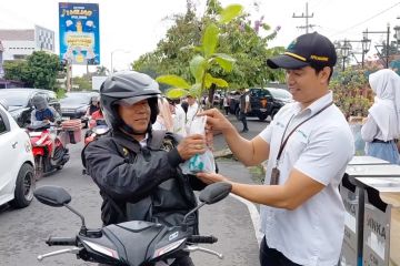 Bagi-bagi 600 bibit tanaman di Madiun untuk cegah pemanasan global