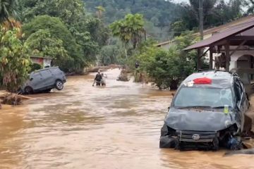 Menkes kejar perbaikan 3.265 rumah nakes terdampak bencana Sumatera