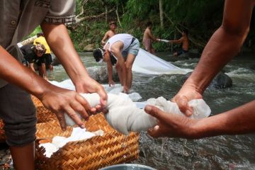 Tradisi Resik Lawon jelang bulan Ramadhan