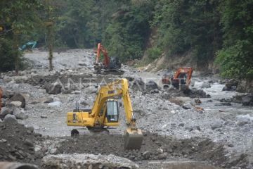 Penanganan jalan nasional Lembah Anai