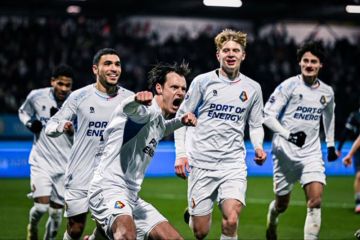 Dean James main satu babak saat Go Ahead Eagles menyerah dari Telstar