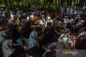 Tradisi mapag ramadhan ngembang di Ciamis