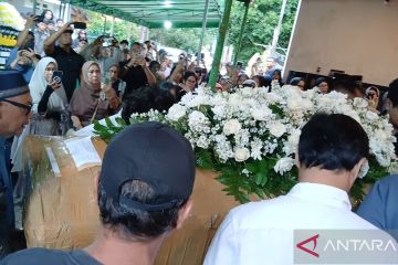 Jenazah Pilot Smart Air tiba di rumah keluarga duka di Tangerang