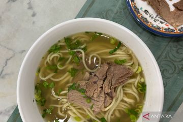 Menjajal ragam kuliner Glodok halal