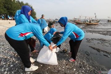 Sambut Hari Peduli Sampah Nasional di Surabaya