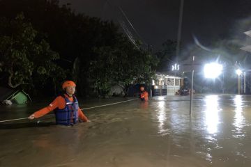 Hujan deras picu sungai meluap, sejumlah permukiman di Semarang banjir