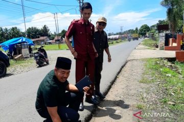 Legislator sarankan Pemkab Mukomuko cor bahu jalan cegah kecelakaan