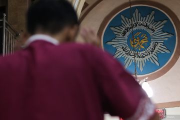 Shalat tarawih pertama warga Muhammadiyah di Surabaya