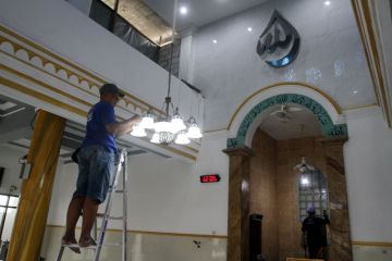 Gerakan komunitas bersihkan masjid jelang Ramadhan