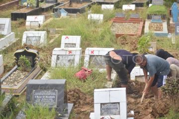 Tunggakan retribusi makam di Padang