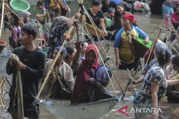 Tradisi menangkap ikan jelang bulan Ramadhan