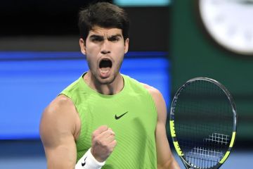 Alcaraz atasi perlawanan Royer untuk melaju ke perempat final Doha