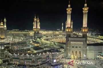 Badai petir hantam Mekkah, petir sambar Menara Abraj Al-Bait