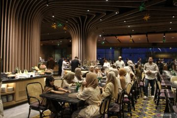 Buka puasa bersama di restoran