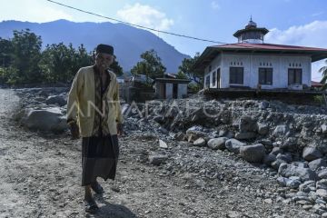 Tradisi Sumbayang 40 di daerah terdampak bencana Tanah Datar