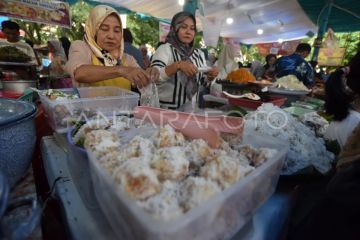 Pasar pabukoan di Padang