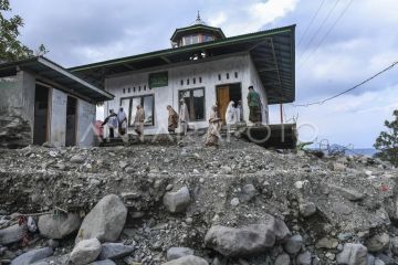 Tradisi Sumbayang 40 di daerah terdampak bencana Tanah Datar