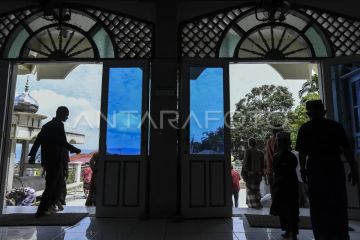 Shalat Jumat pertama Ramadhan penyintas bencana di Malalo