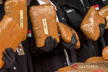 Polres Cimahi bongkar 54 kasus narkoba, 70 tersangka ditangkap! sita 1,1 kuintal ganja hingga sabu bernilai Rp1,5 miliar