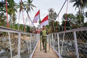 Jembatan gantung selesai dibangun TNI-AD pascabencana di Padang