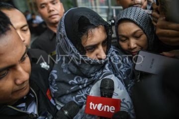 KPK tahan Bupati Pekalongan Fadia Arafiq