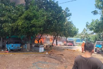 Kebakaran Hebat di Pesanggrahan Jaksel: 10 Rumah dan 2 Lapak Hangus Terbakar!