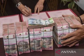 Kejari Ciamis serahkan uang korupsi ke kas Negara