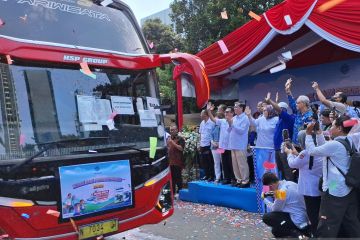 Kemnaker lepas peserta mudik gratis armada bus ke Jateng-Jatim&nbsp;