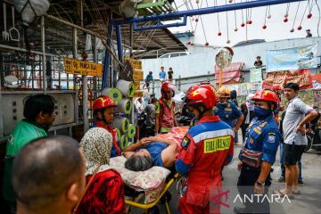 Rumah ambruk di Bandung