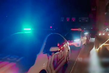 Padat, petugas terapkan buka-tutup contraflow di Tol Japek Rabu malam
