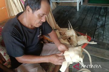Kampung Ketupat Samarinda alami lonjakan pesanan jelang Lebaran