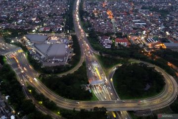 Arus lalu lintas di Jalan Tol Sidoarjo