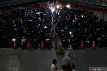 Puncak arus balik di Pelabuhan Bakauheni Lampung