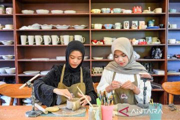Kelas kerajinan tanah liat di Bandung